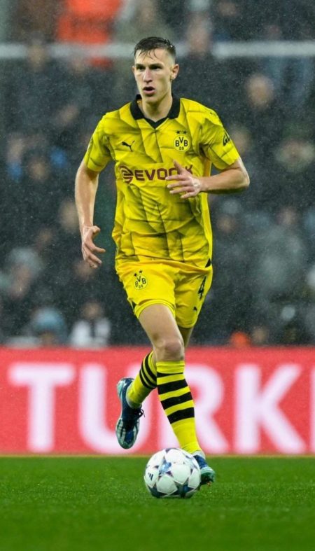 نیکو اشلوتربک؛ صعود ناگهانی مدافع جنجالی به تیتر اول