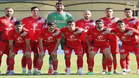 تراکتور مقابل السد